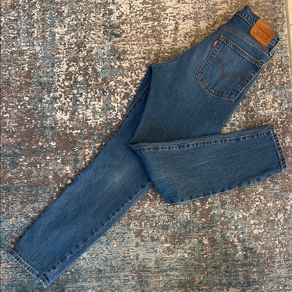 Levi's Women's Wedgie Denim  Blue Jeans Size 25 - Picture 8 of 8